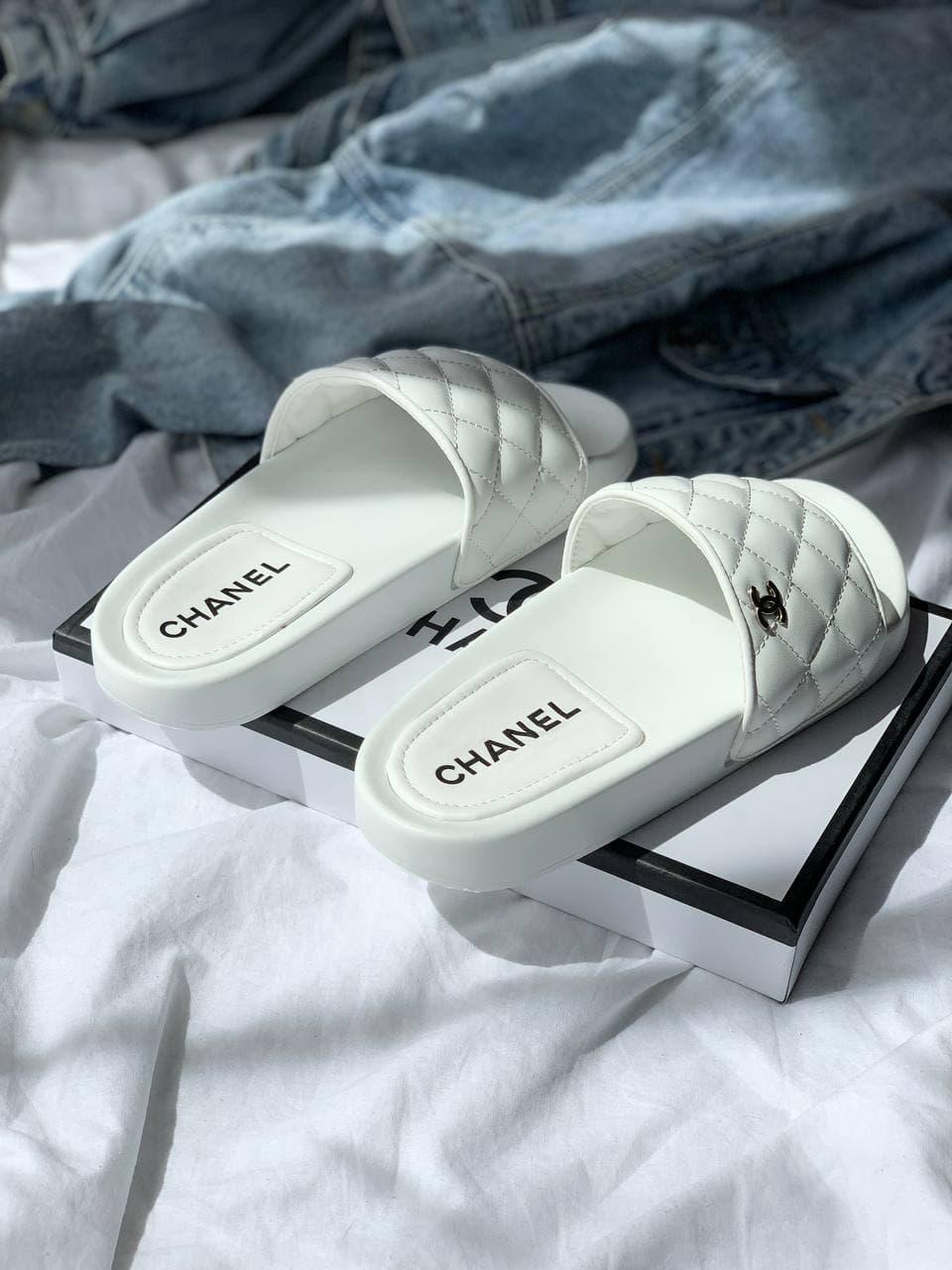 Channel Slippers Lambskin White