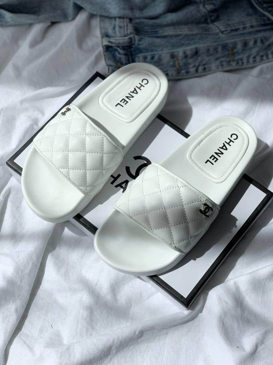 Channel Slippers Lambskin White