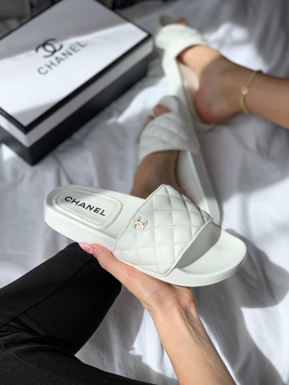 Channel Slippers Lambskin White