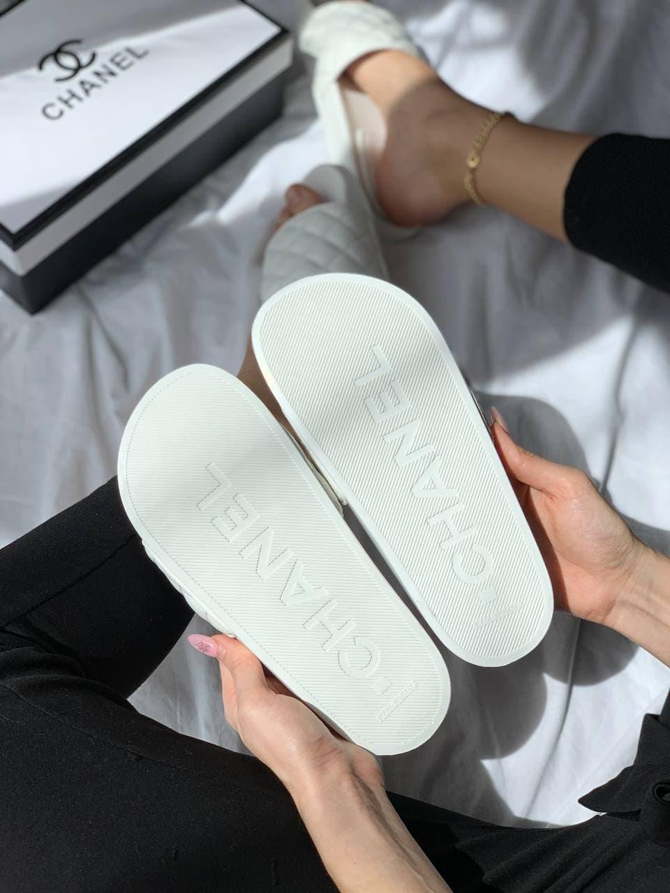 Channel Slippers Lambskin White