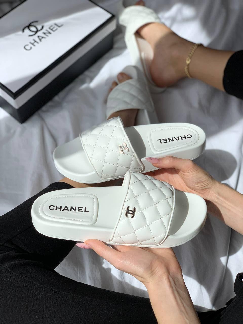 Channel Slippers Lambskin White