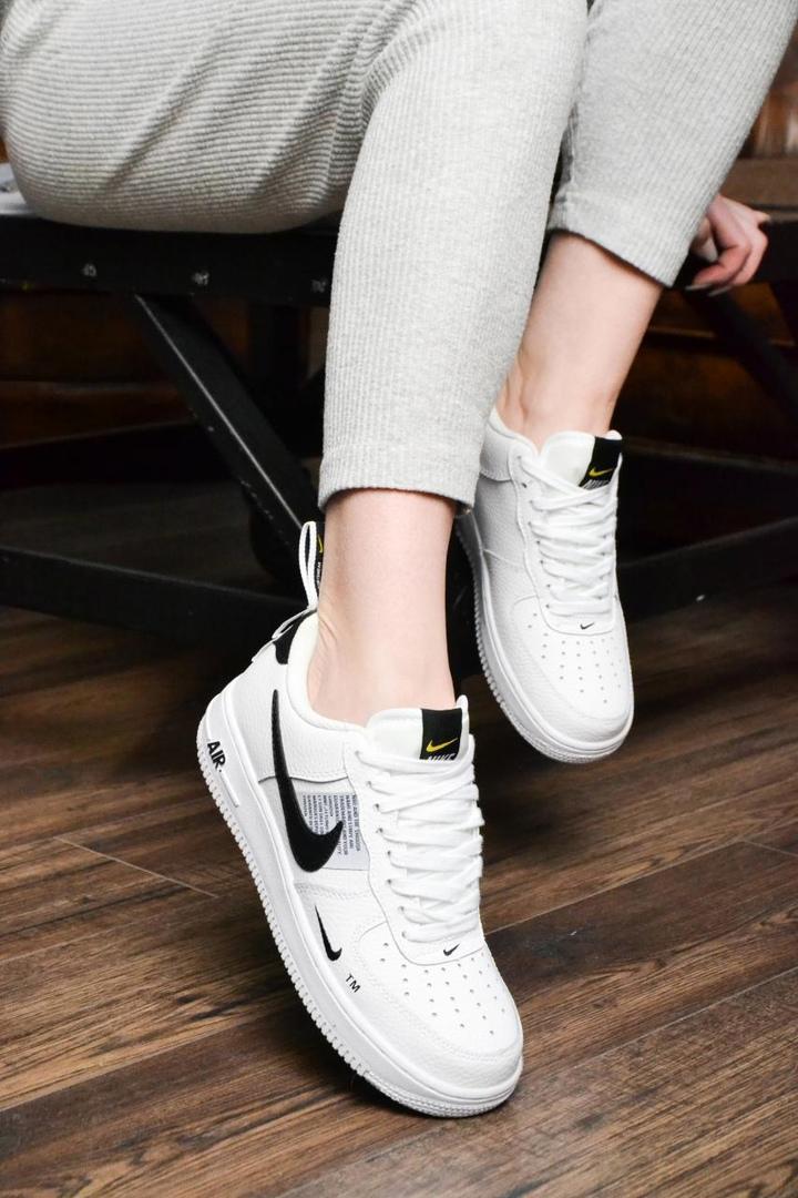 Nike Air Force 1’07Lv8 Ultra White Black 1