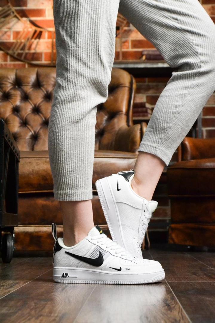 Nike Air Force 1’07Lv8 Ultra White Black 1