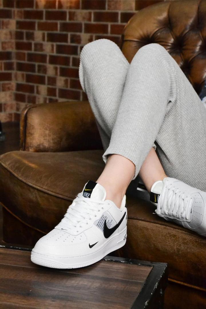 Nike Air Force 1’07Lv8 Ultra White Black 1