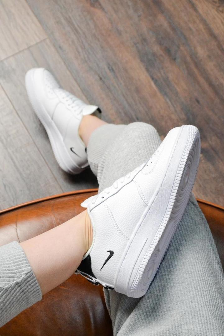 Nike Air Force 1’07Lv8 Ultra White Black 1