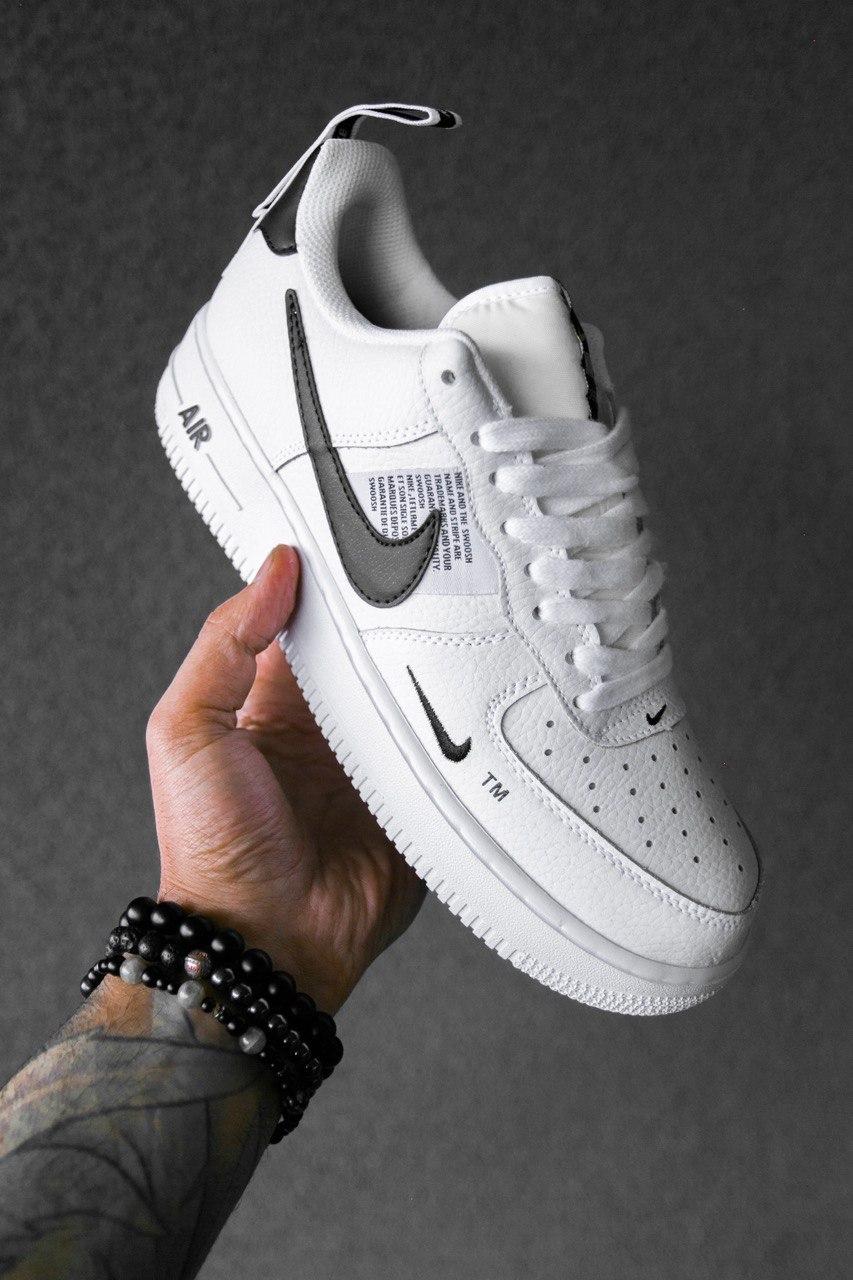 Nike Air Force 1’07Lv8 Ultra White Black 1
