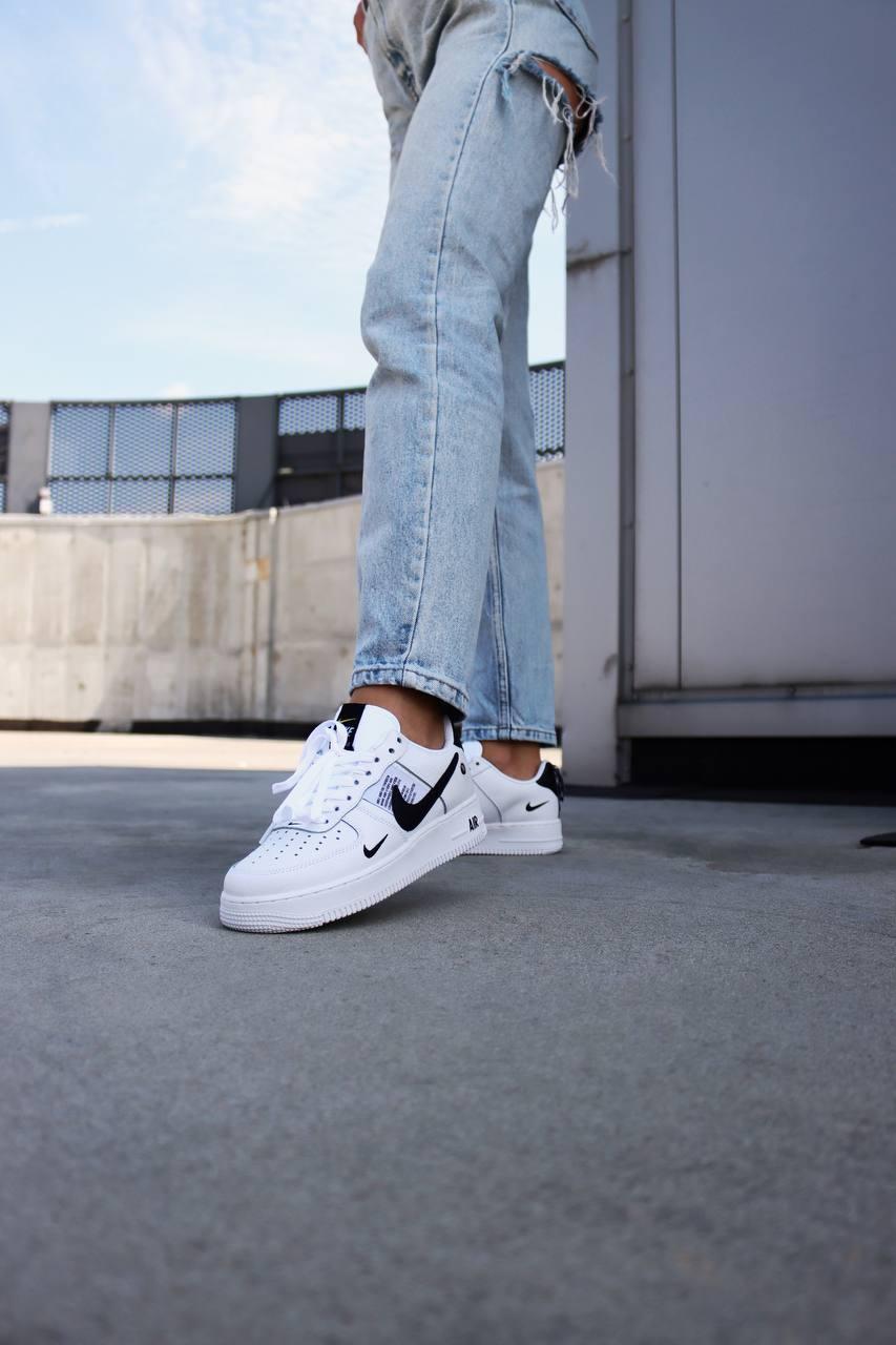 Nike Air Force 1’07Lv8 Ultra White Black 1