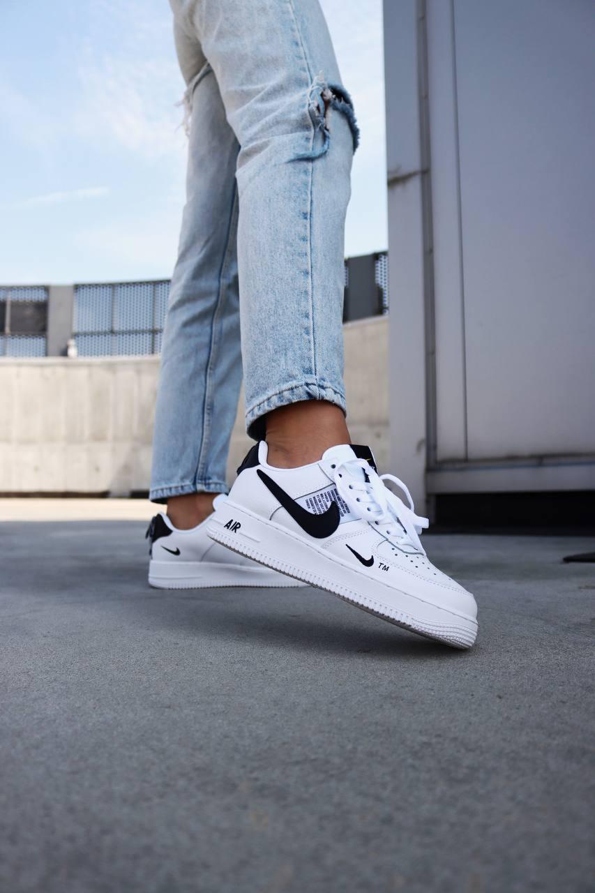 Nike Air Force 1’07Lv8 Ultra White Black 1