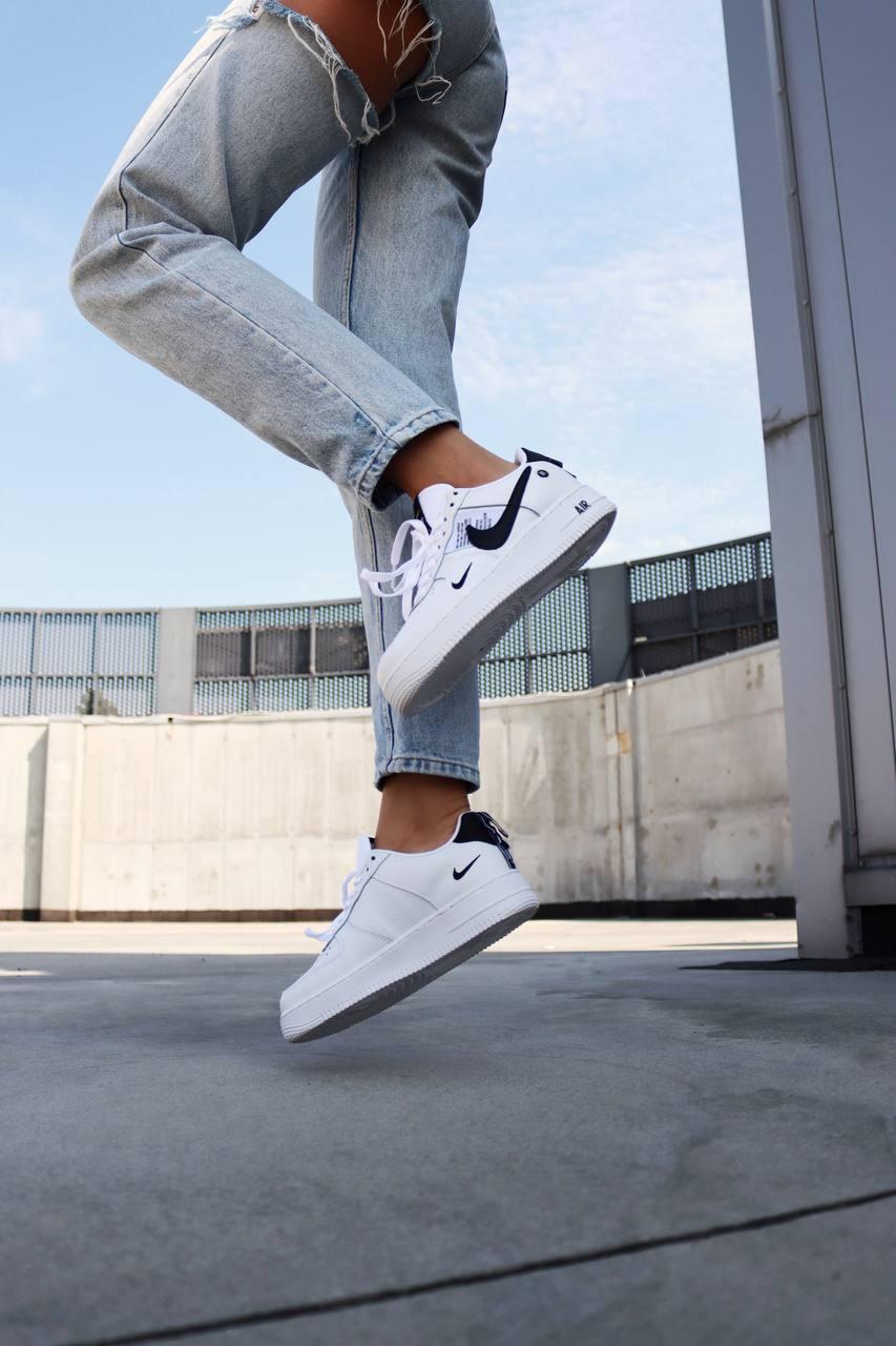 Nike Air Force 1’07Lv8 Ultra White Black 1