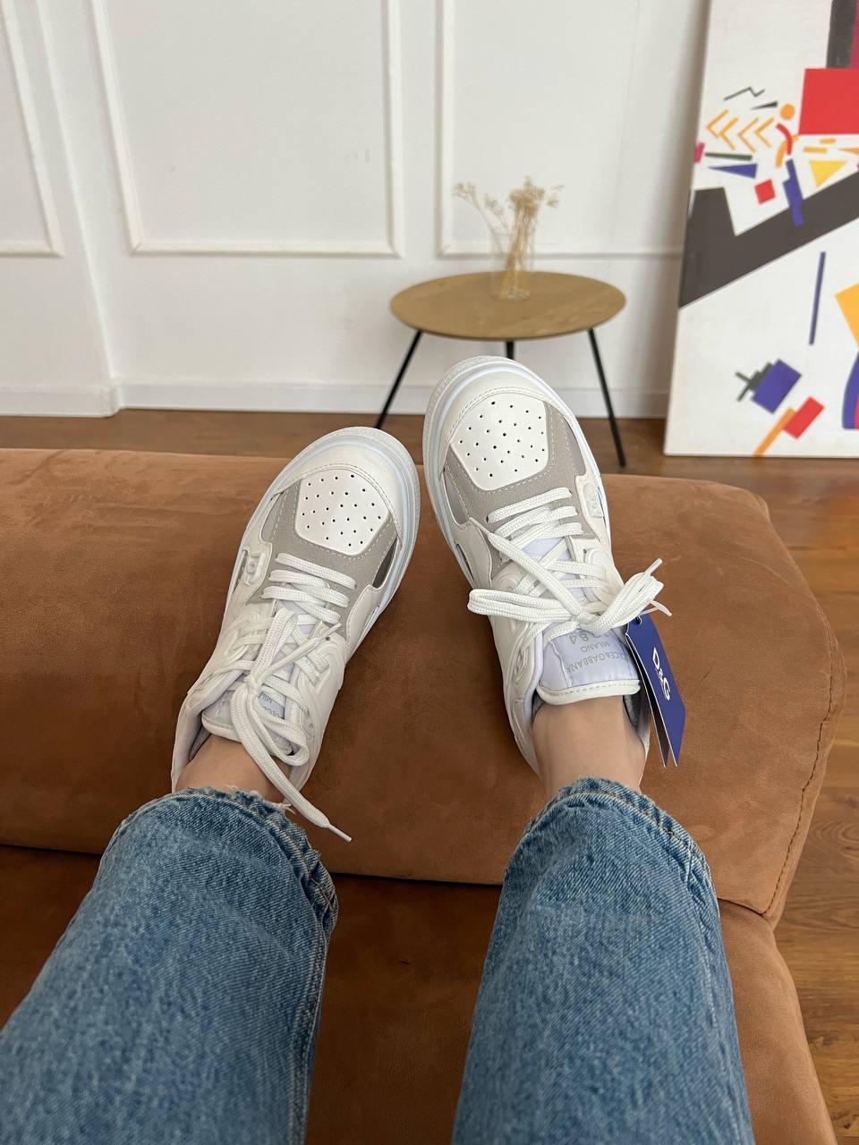 DG White & Grey