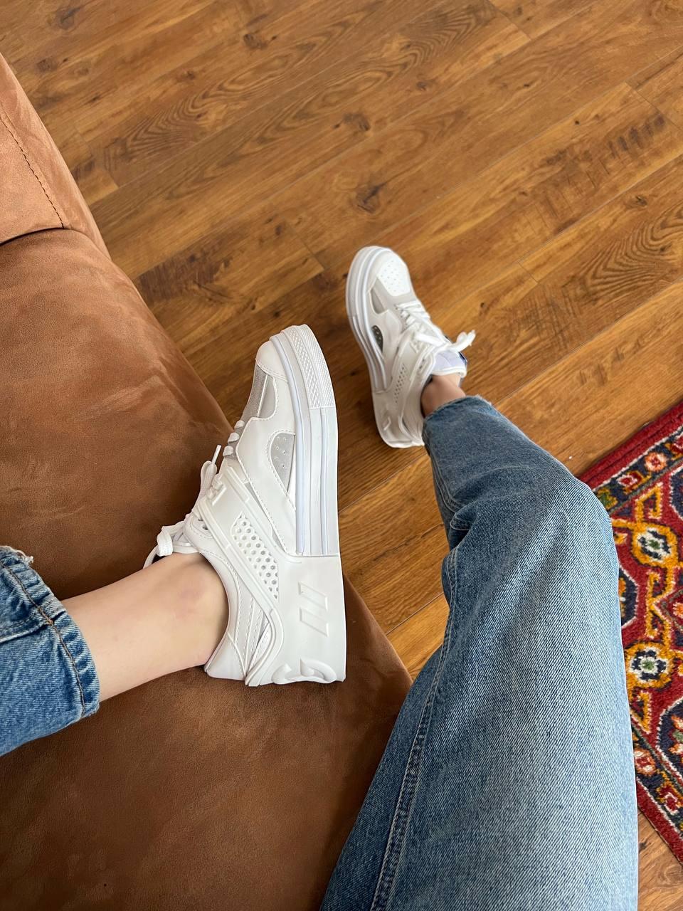 DG White & Grey