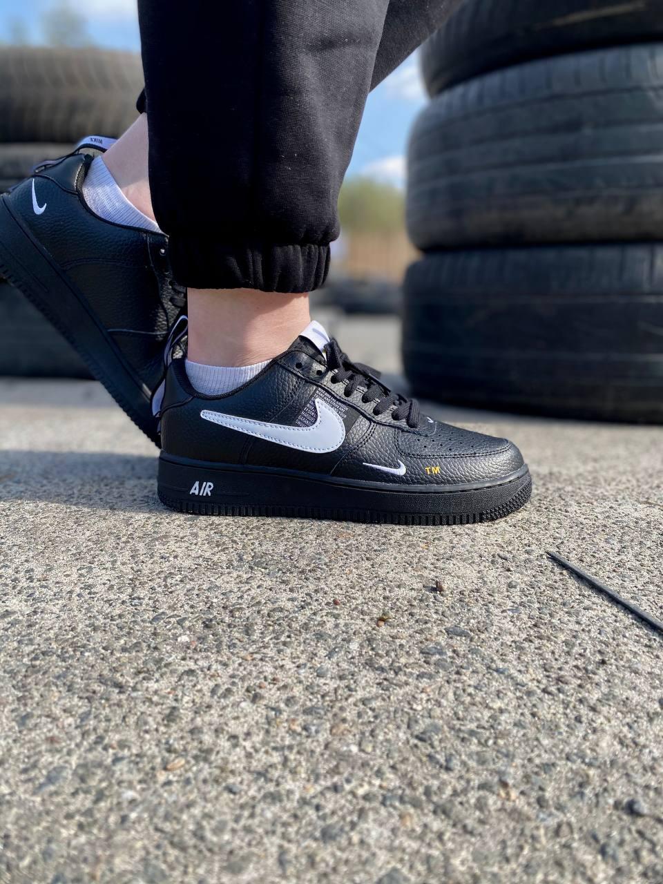 Nike Air Force 1’07Lv8 Ultra Black White 2