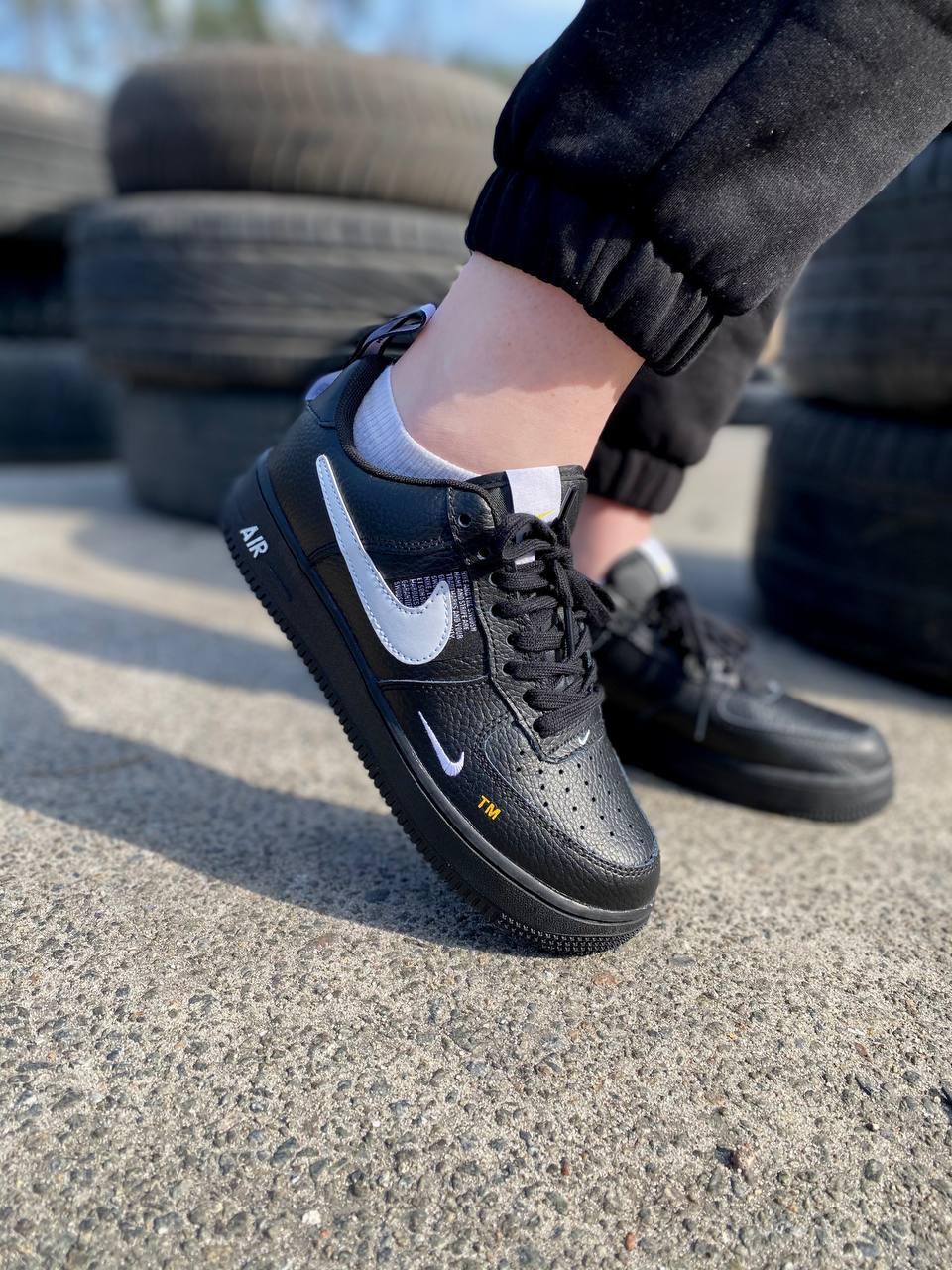 Nike Air Force 1’07Lv8 Ultra Black White 2