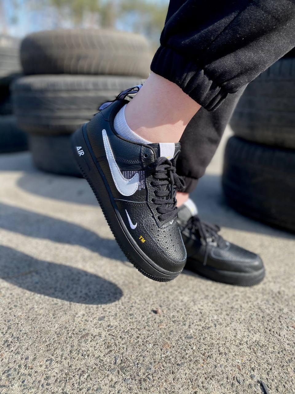 Nike Air Force 1’07Lv8 Ultra Black White 2