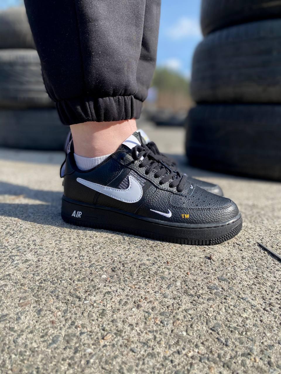 Nike Air Force 1’07Lv8 Ultra Black White 2