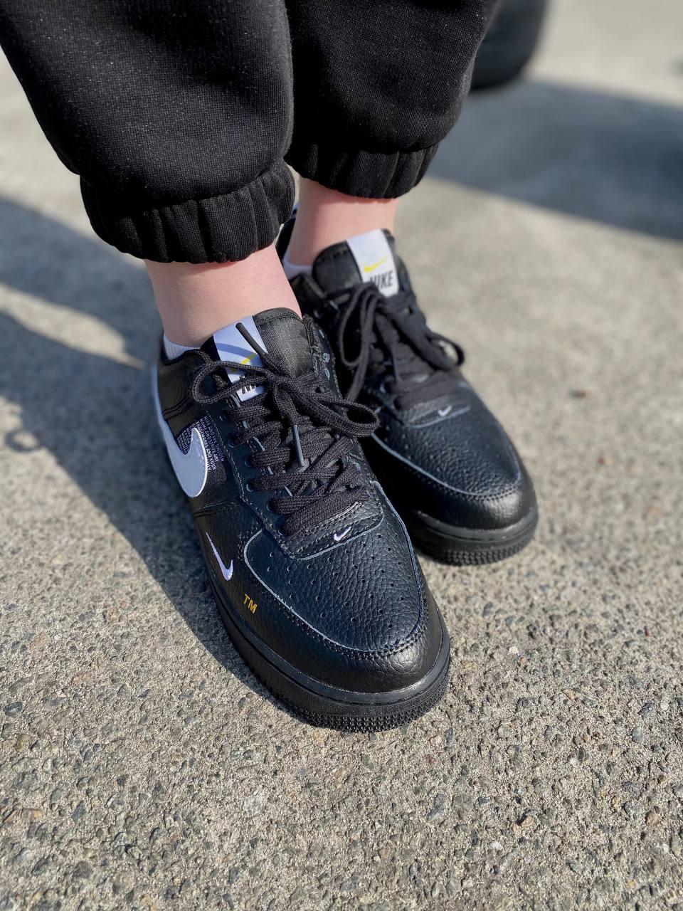 Nike Air Force 1’07Lv8 Ultra Black White 2