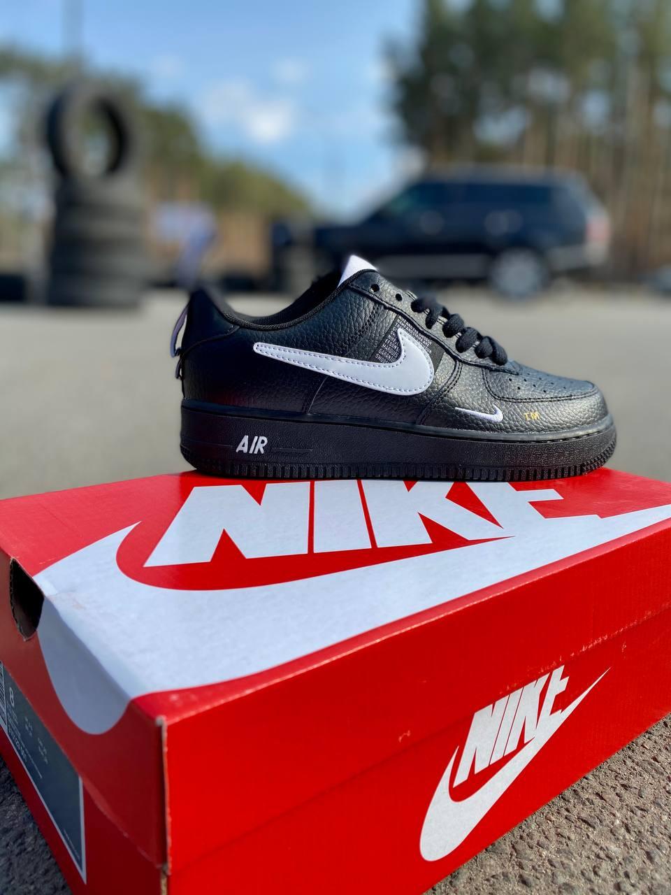Nike Air Force 1’07Lv8 Ultra Black White 2