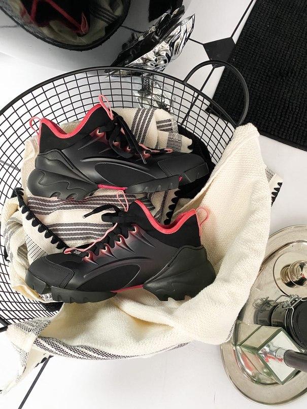 Dior D-Connect Sneaker Black Pink