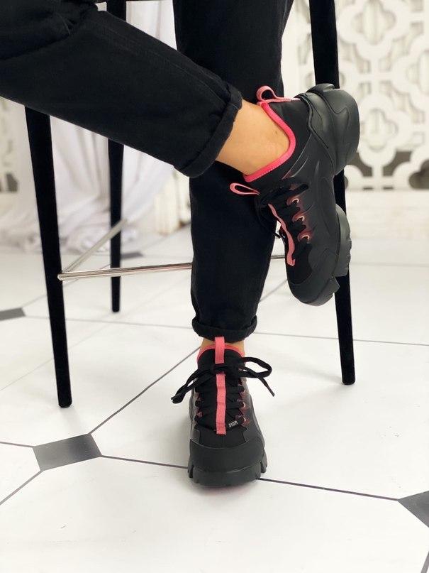 Dior D-Connect Sneaker Black Pink