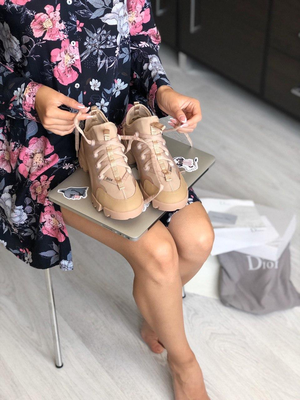 Dior D-Connect Sneaker Beige
