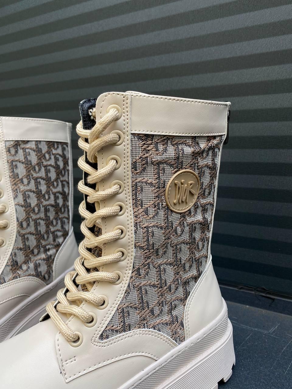 Dior Boot Beige Logo
