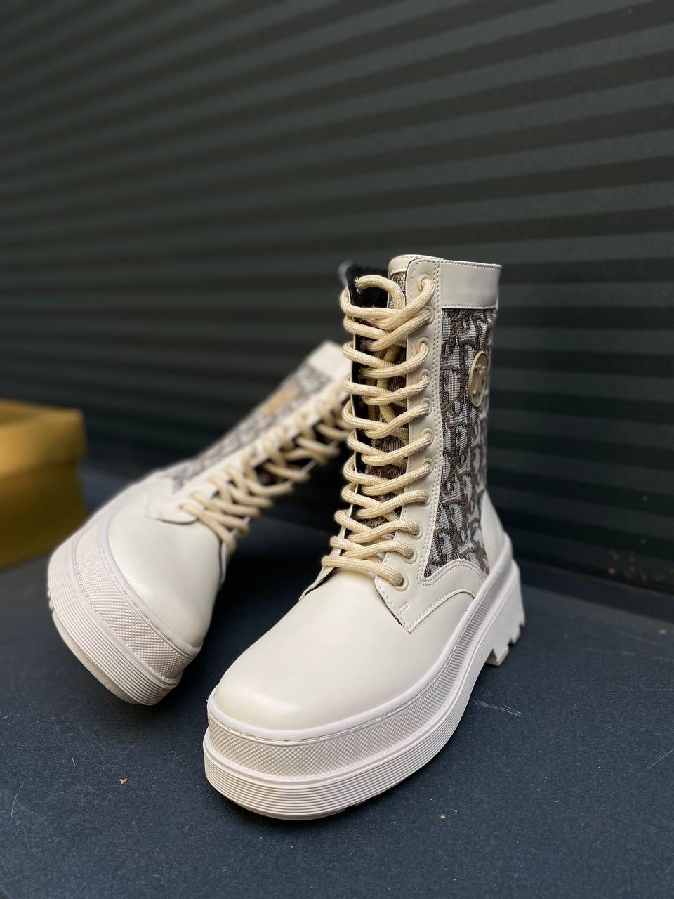 Dior Boot Beige Logo
