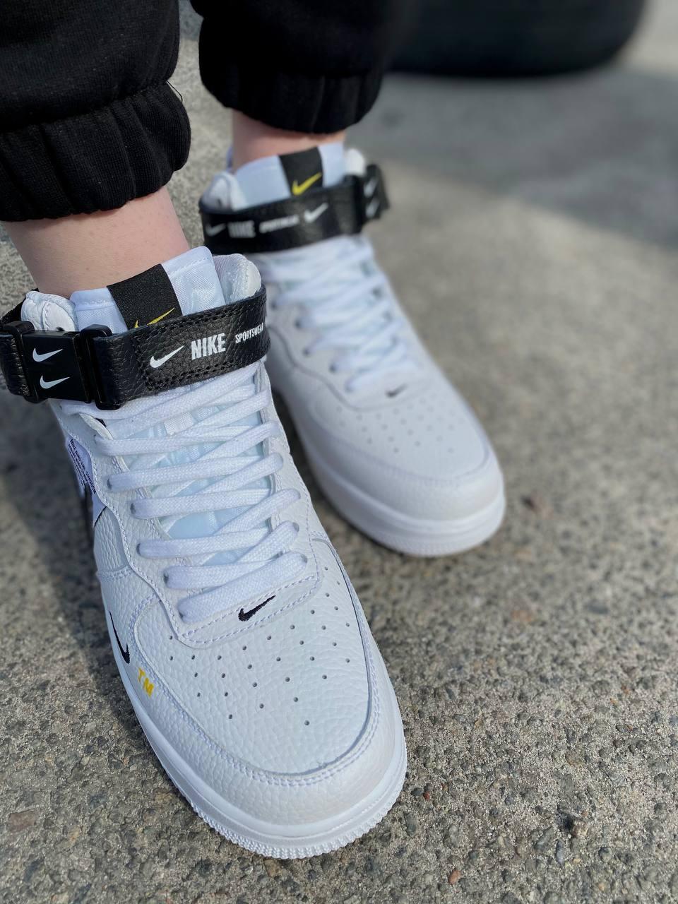 Nike Air Force 1’07Lv8 Ultra White Black 3