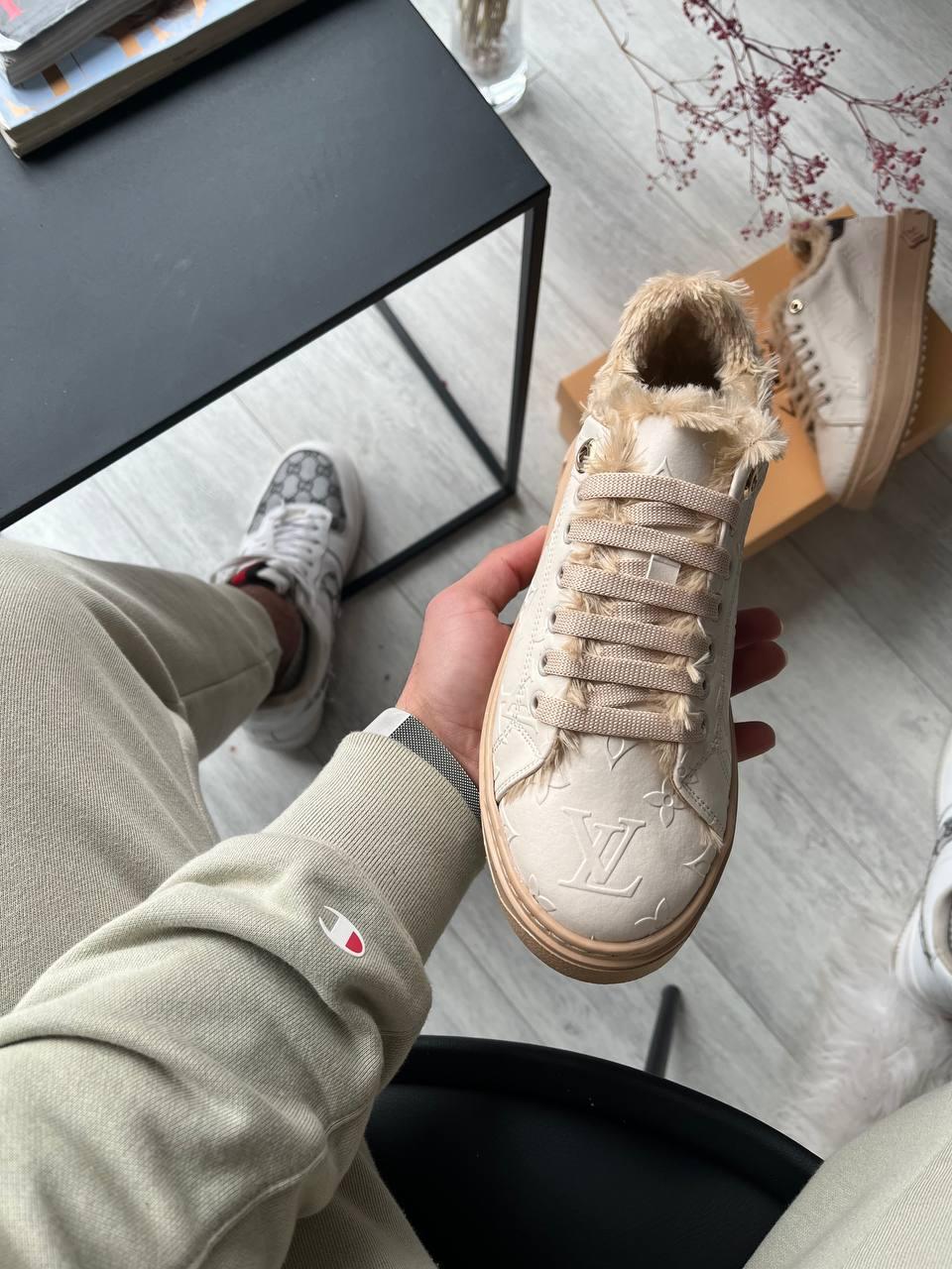 Louis Vuitton Time Out Beige