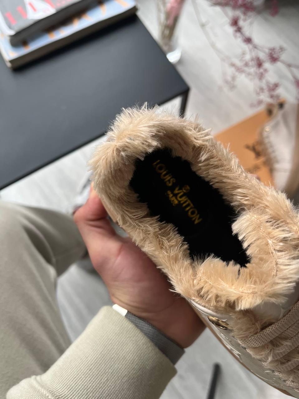Louis Vuitton Time Out Beige
