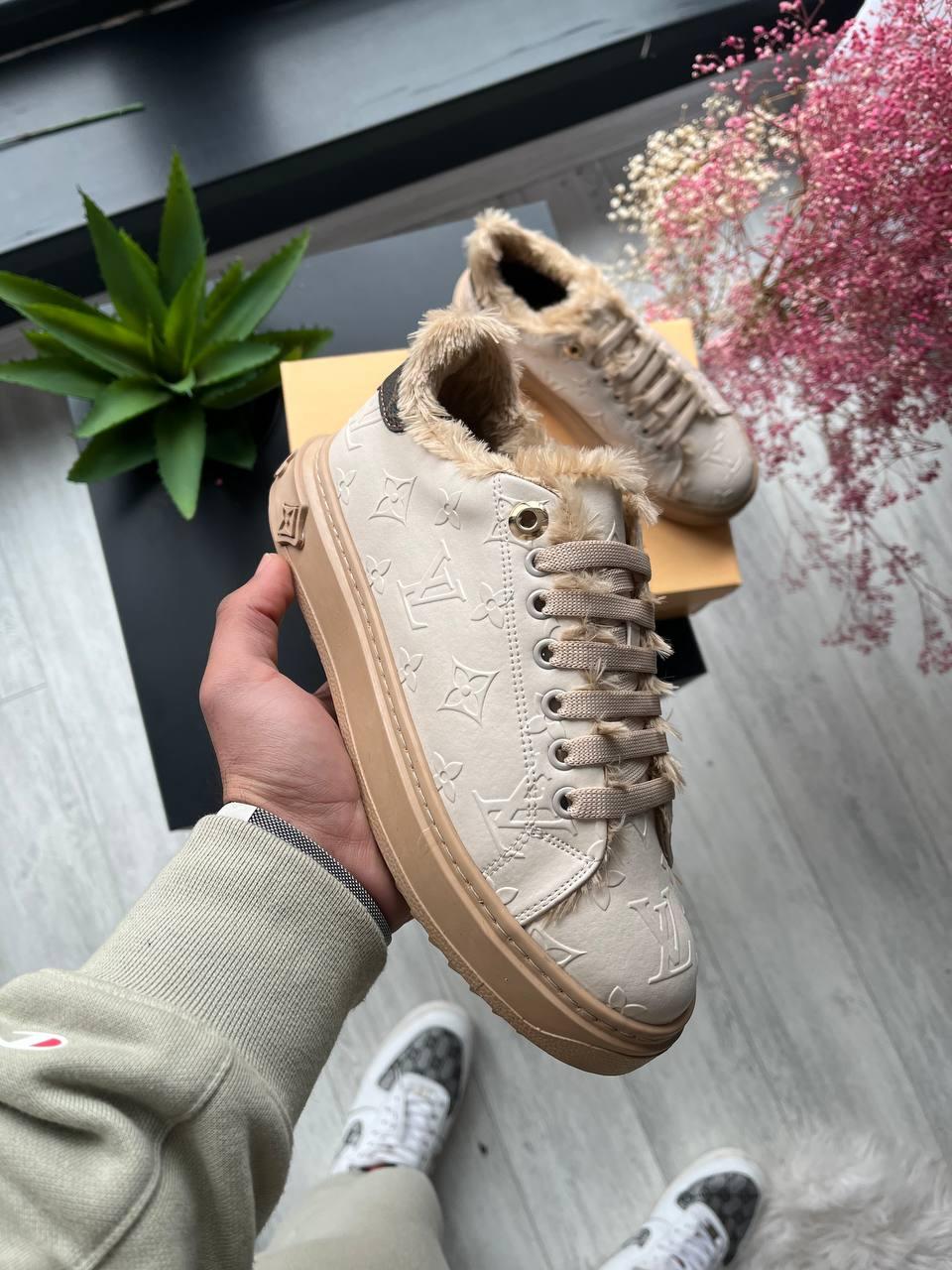 Louis Vuitton Time Out Beige