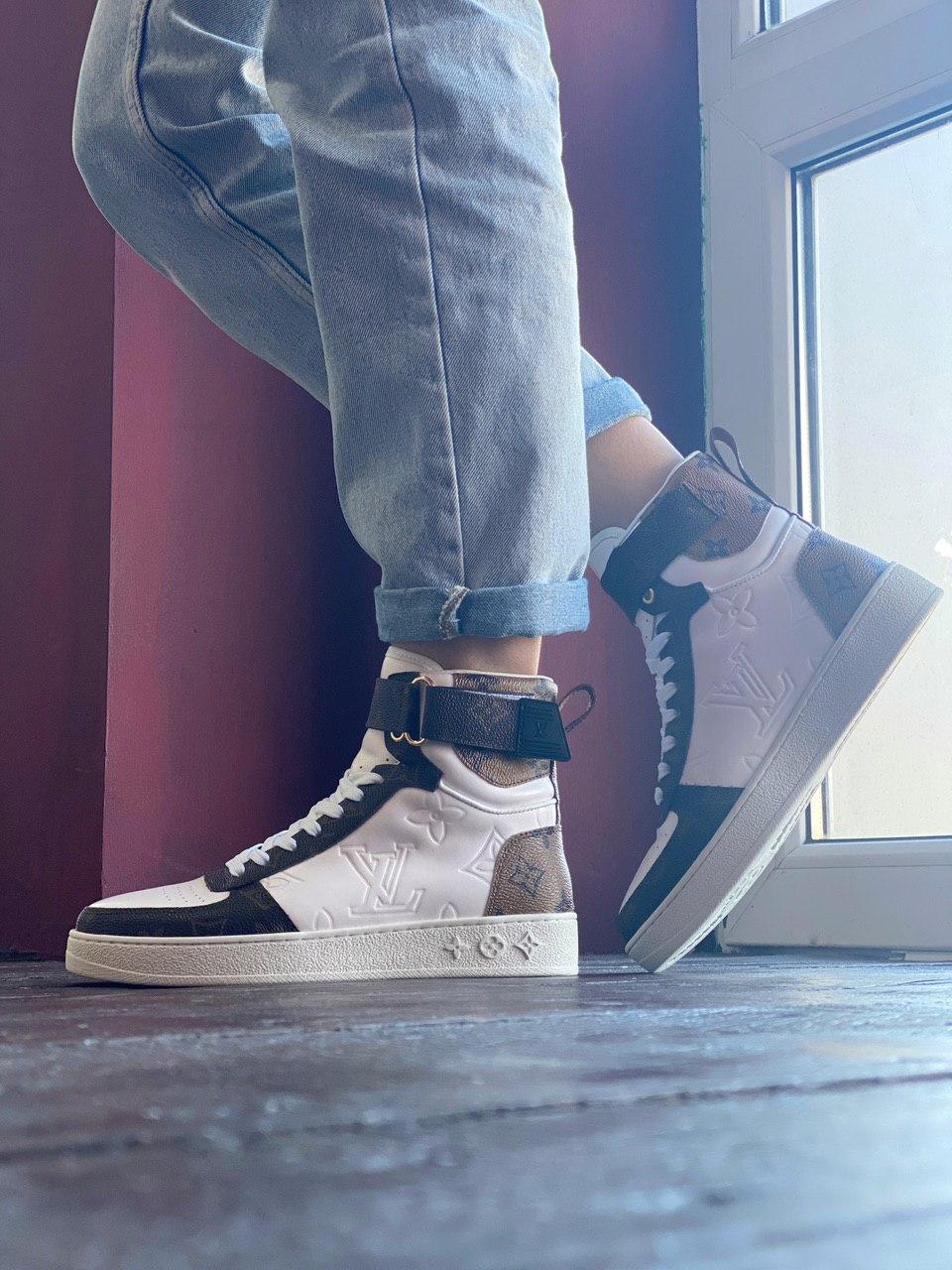 Louis Vuitton Sneakers High Brown White