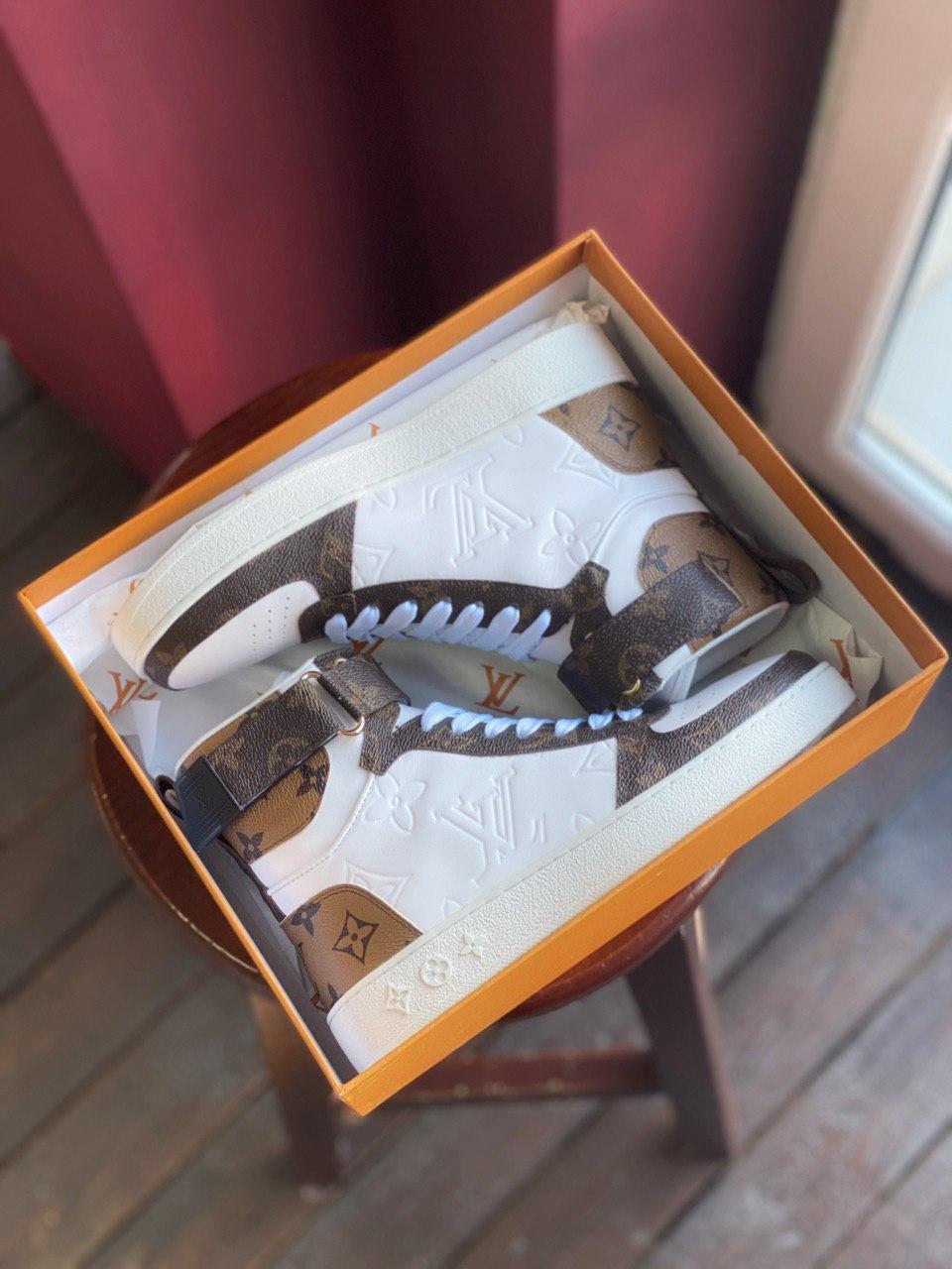 Louis Vuitton Sneakers High Brown White