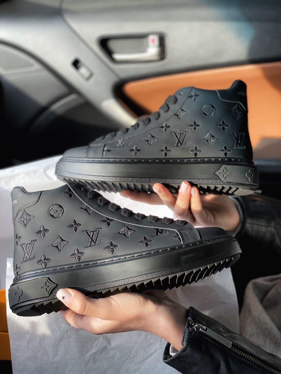Louis Vuitton Sneakers High Black