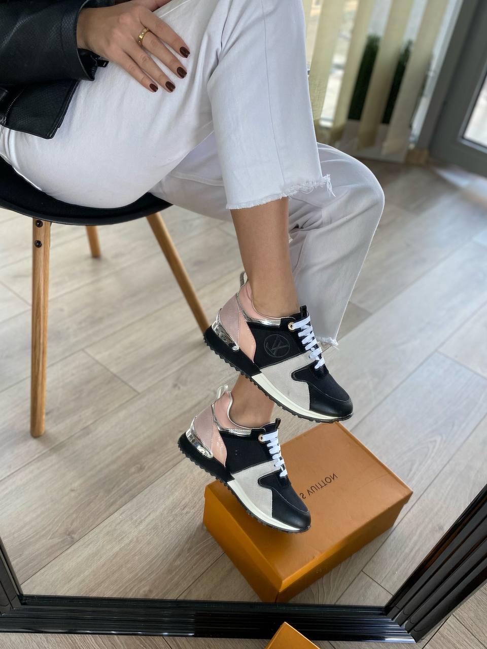 Louis Vuitton Run Away Black Pink