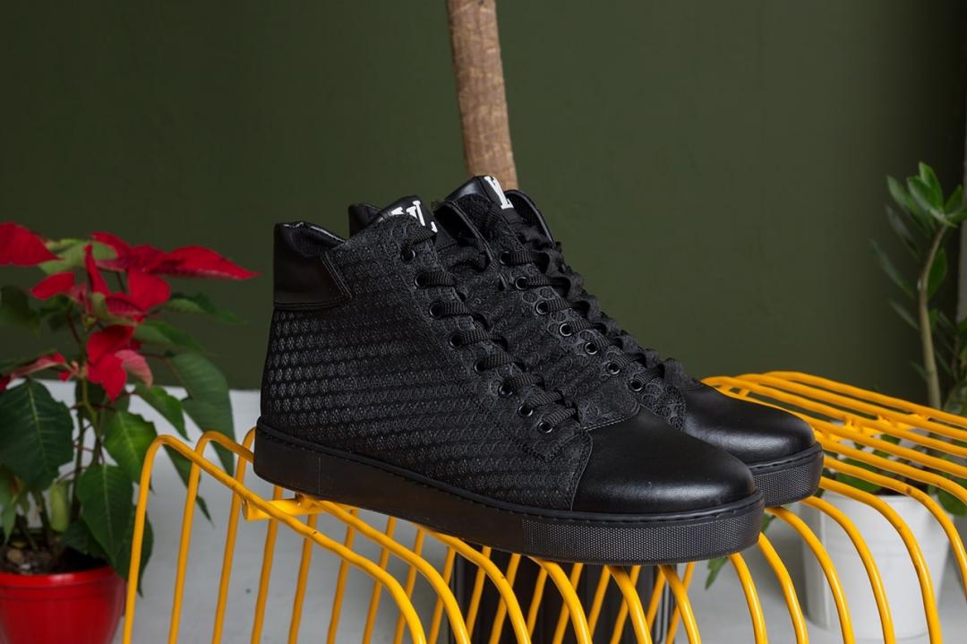 Louis Vuitton Black 4
