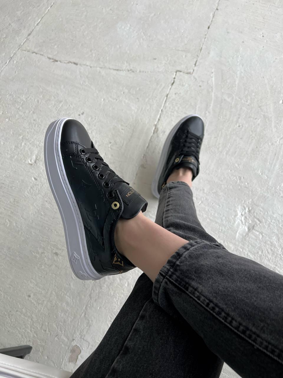 Louis Vuitton Time Out Black White v2