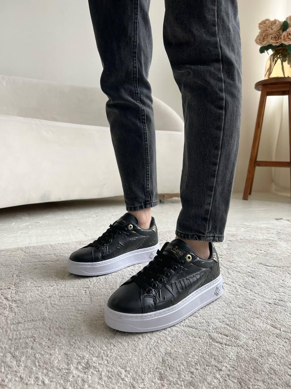 Louis Vuitton Time Out Black White v2