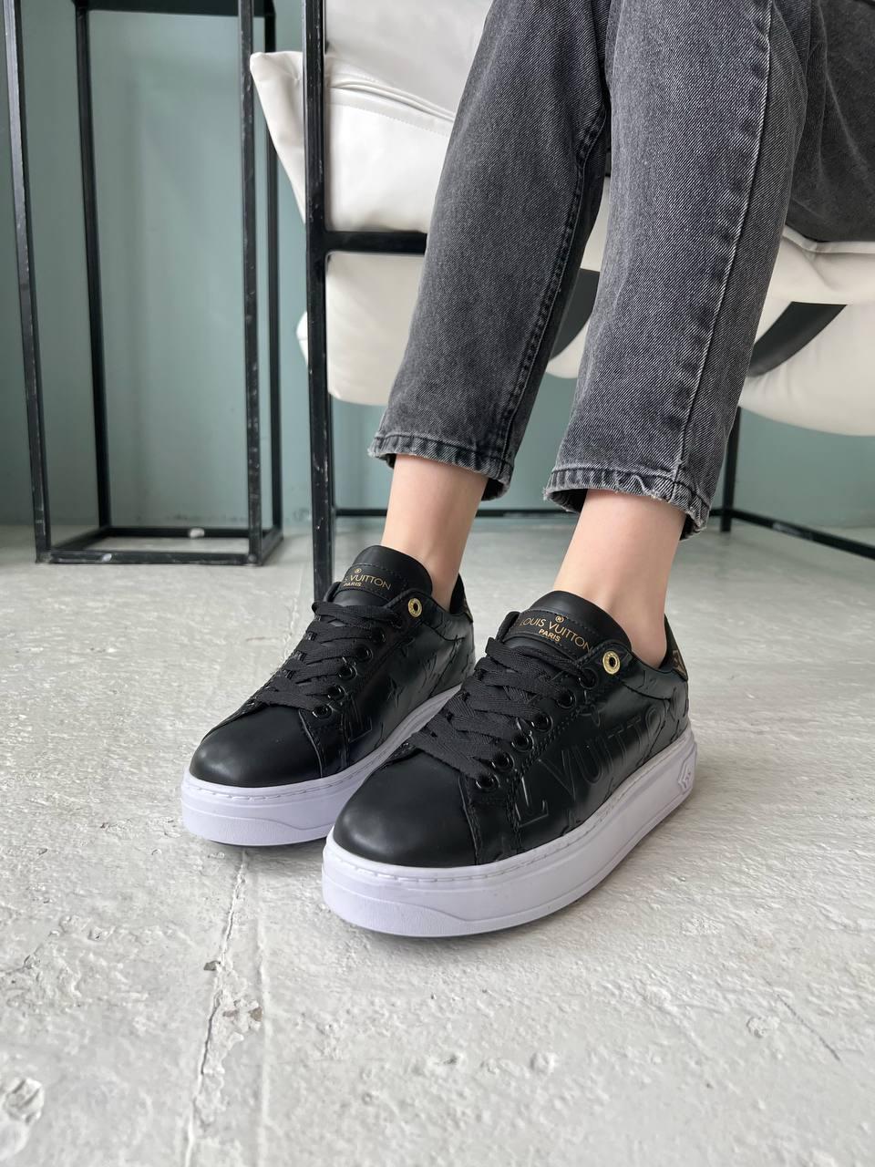 Louis Vuitton Time Out Black White v2