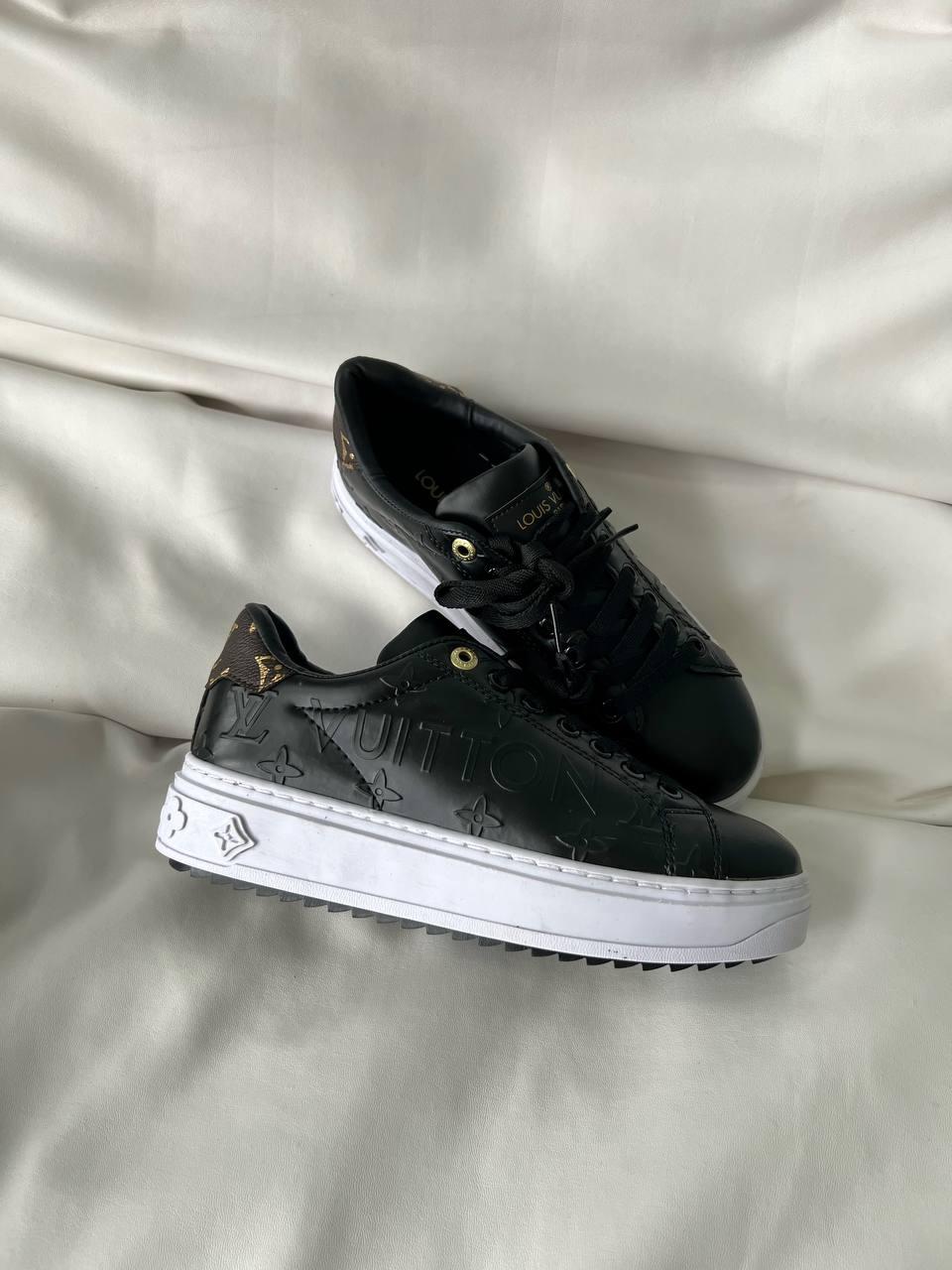 Louis Vuitton Time Out Black White v2