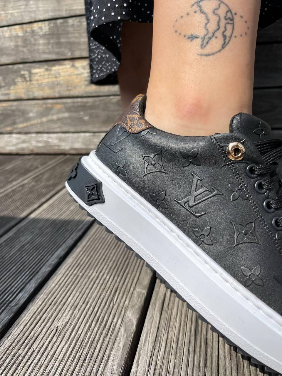 Louis Vuitton Time Out Black