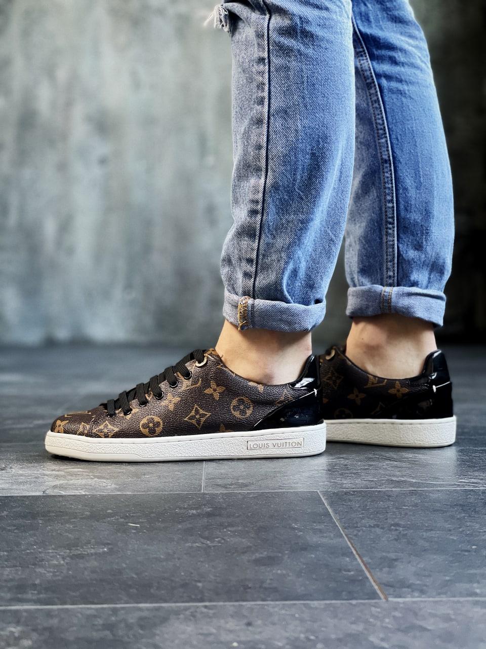 Louis Vuitton Brown White Black