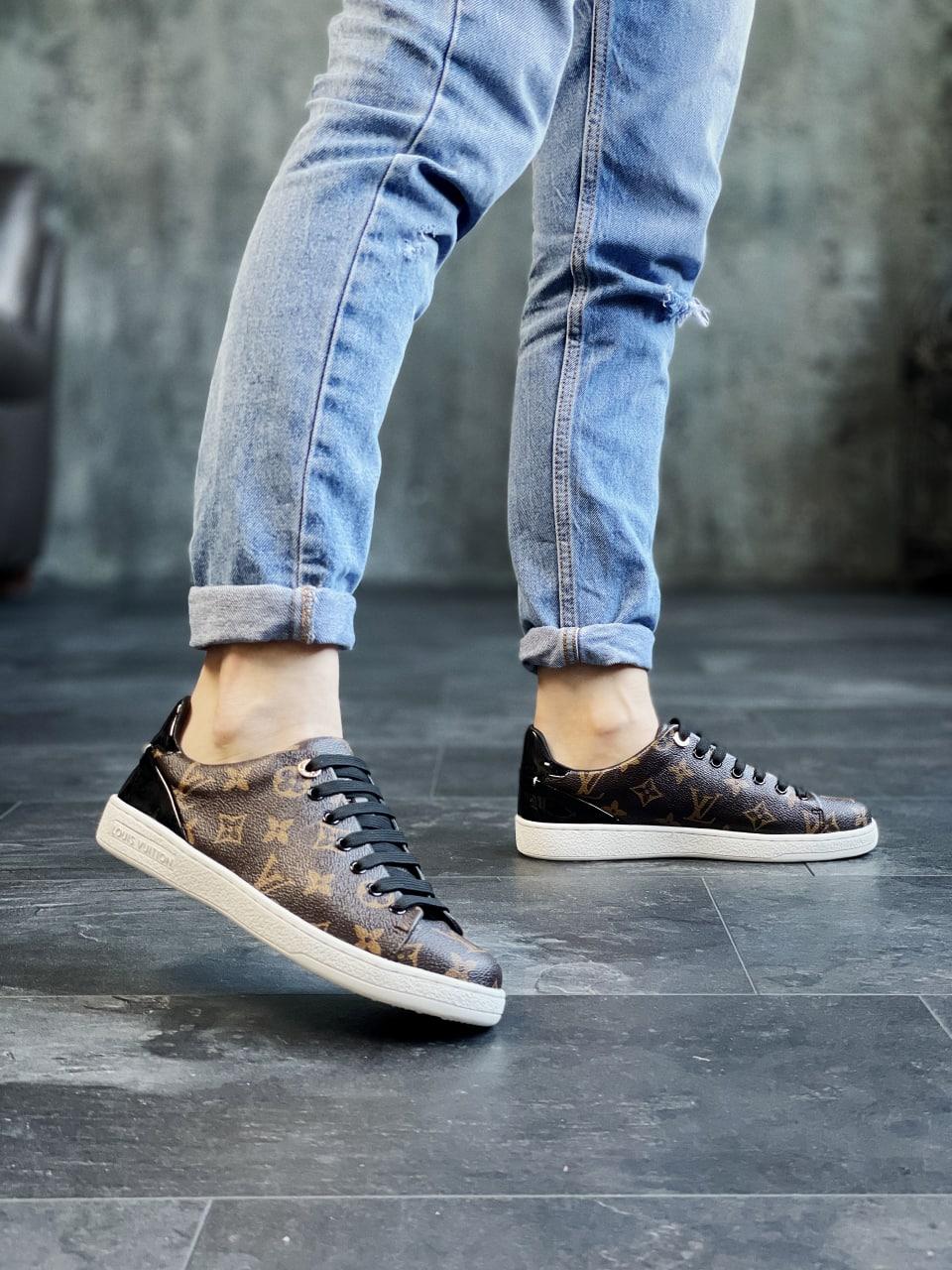 Louis Vuitton Brown White Black
