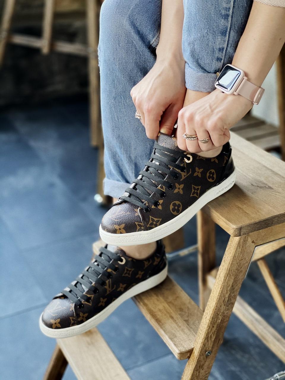 Louis Vuitton Brown White Black