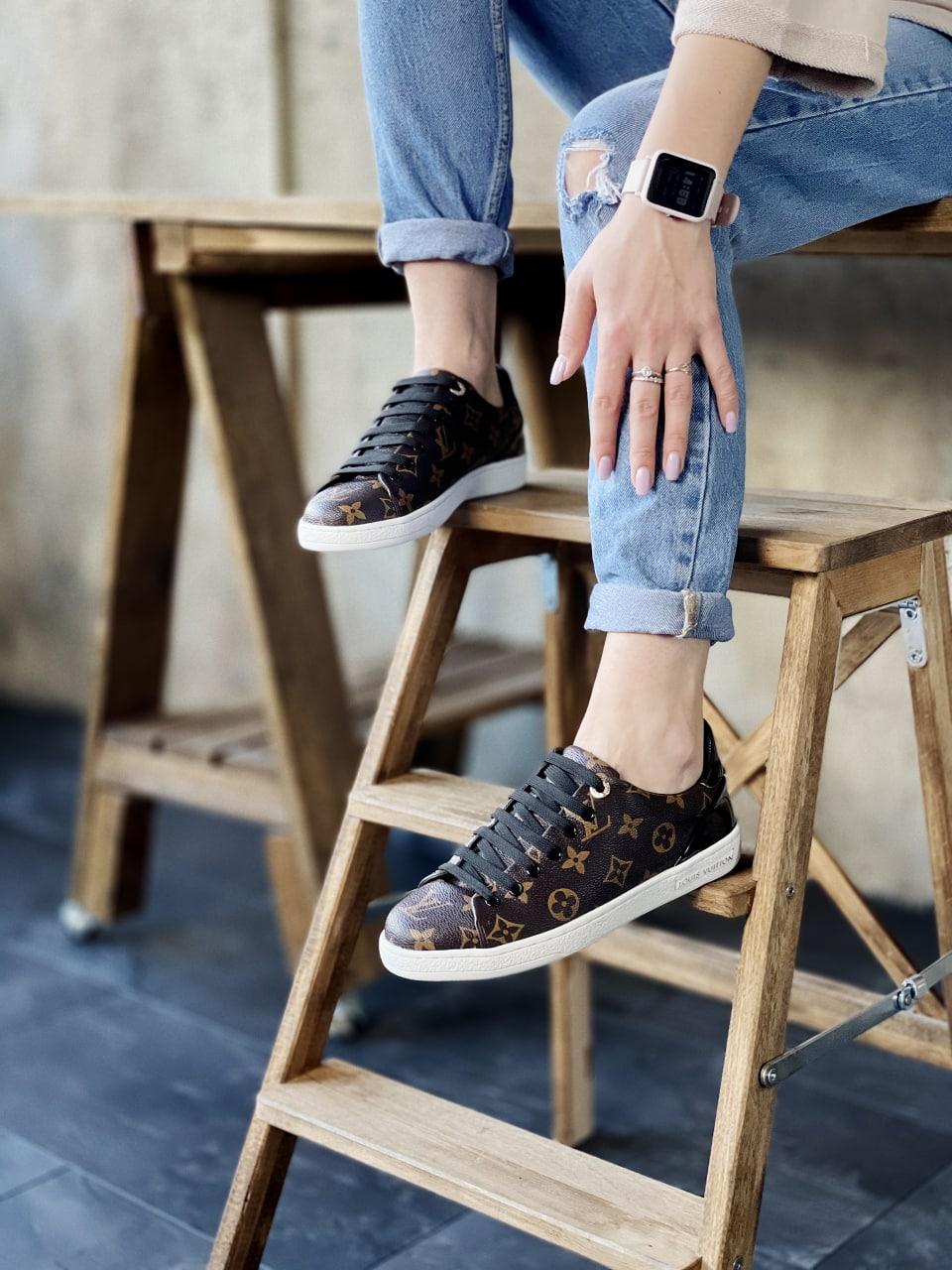 Louis Vuitton Brown White Black