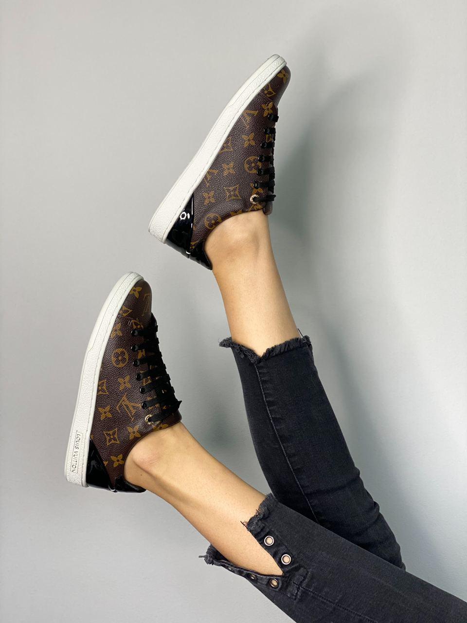 Louis Vuitton Brown White Black