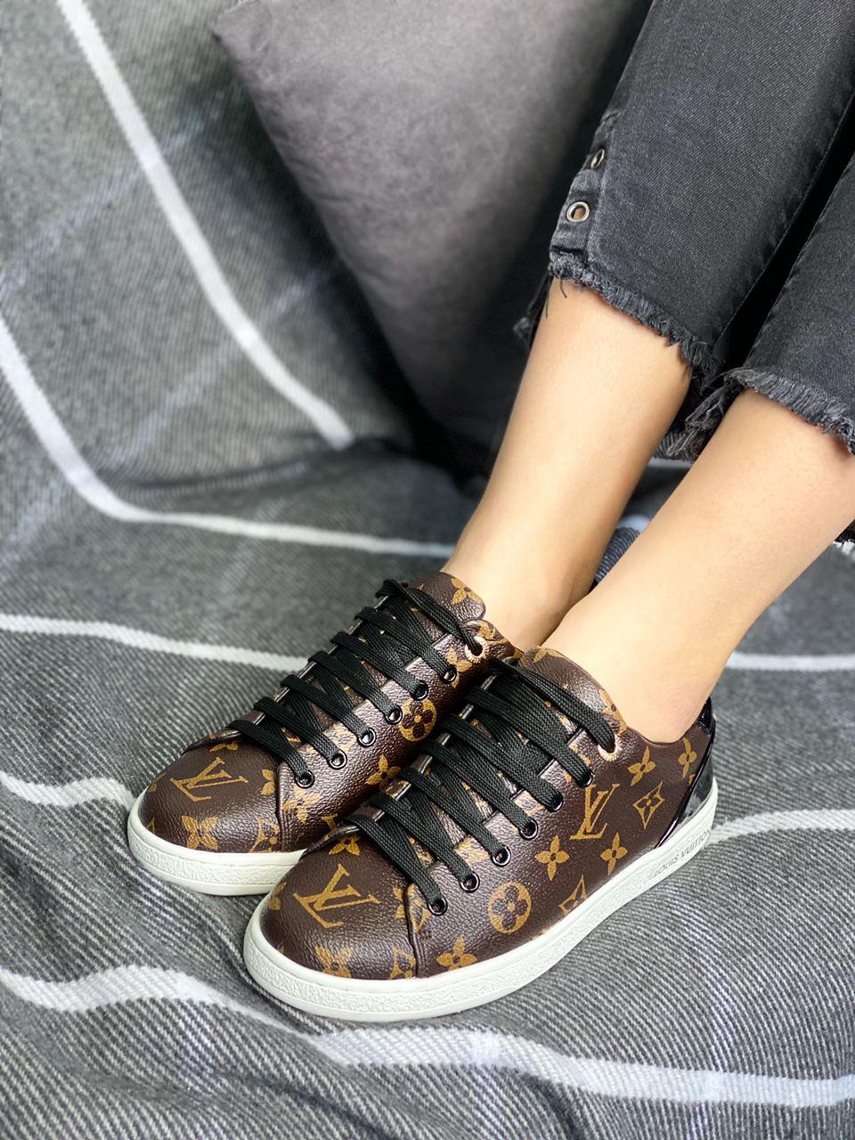 Louis Vuitton Brown White Black