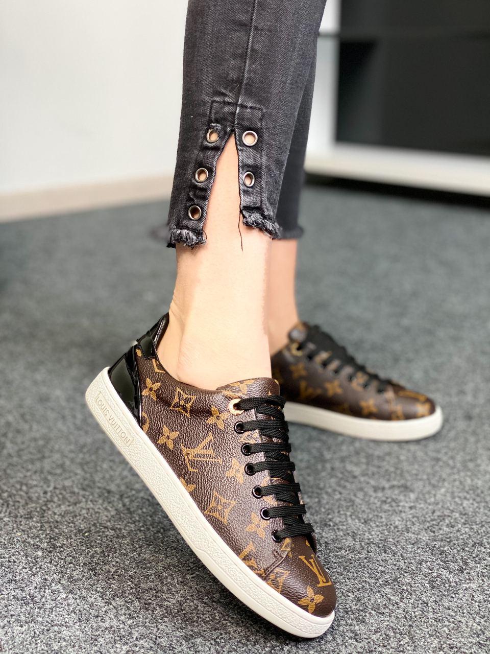 Louis Vuitton Brown White Black