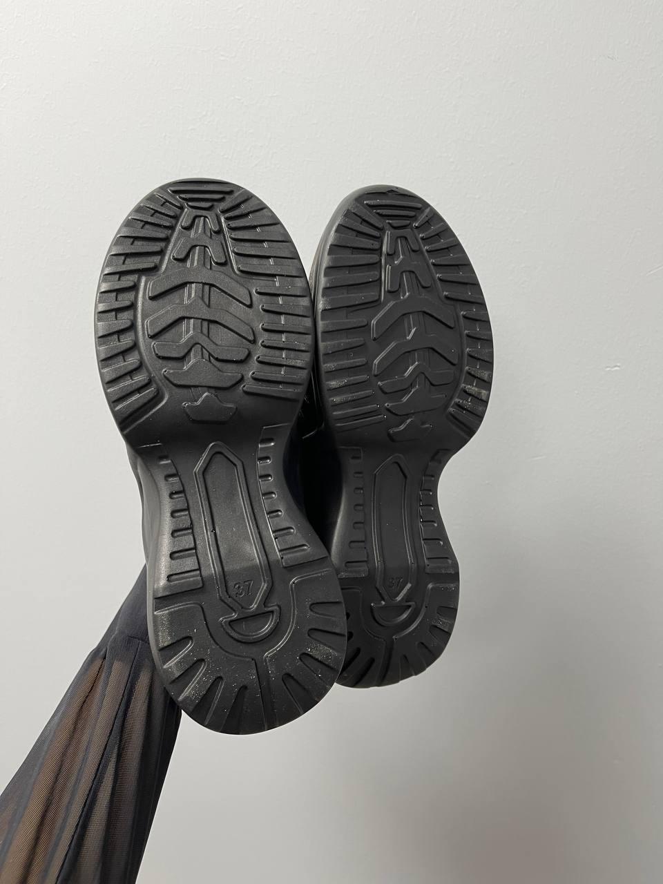 Louis Vuitton Arclight Monogram Black v2