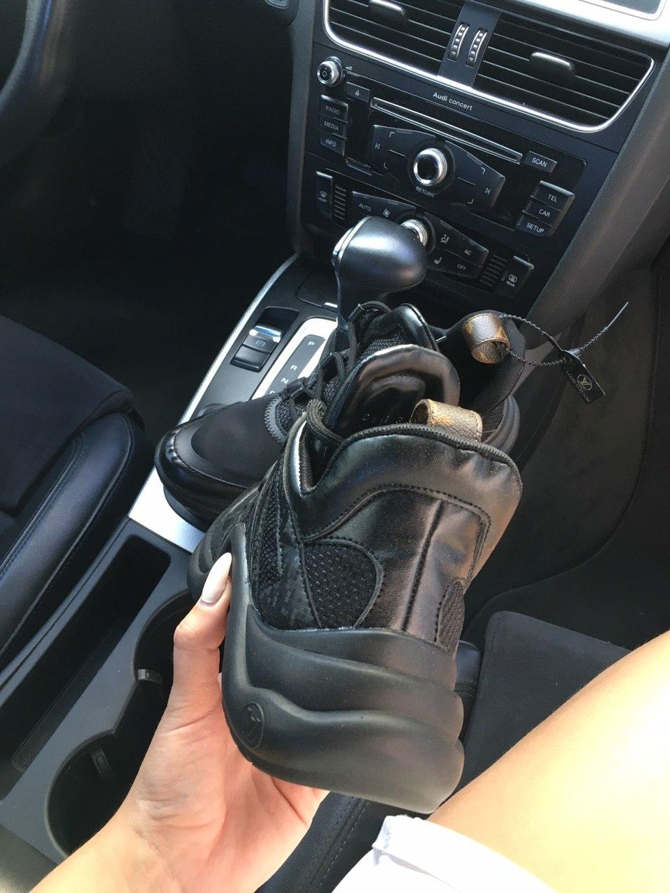 Louis Vuitton Sneakers Triple Black
