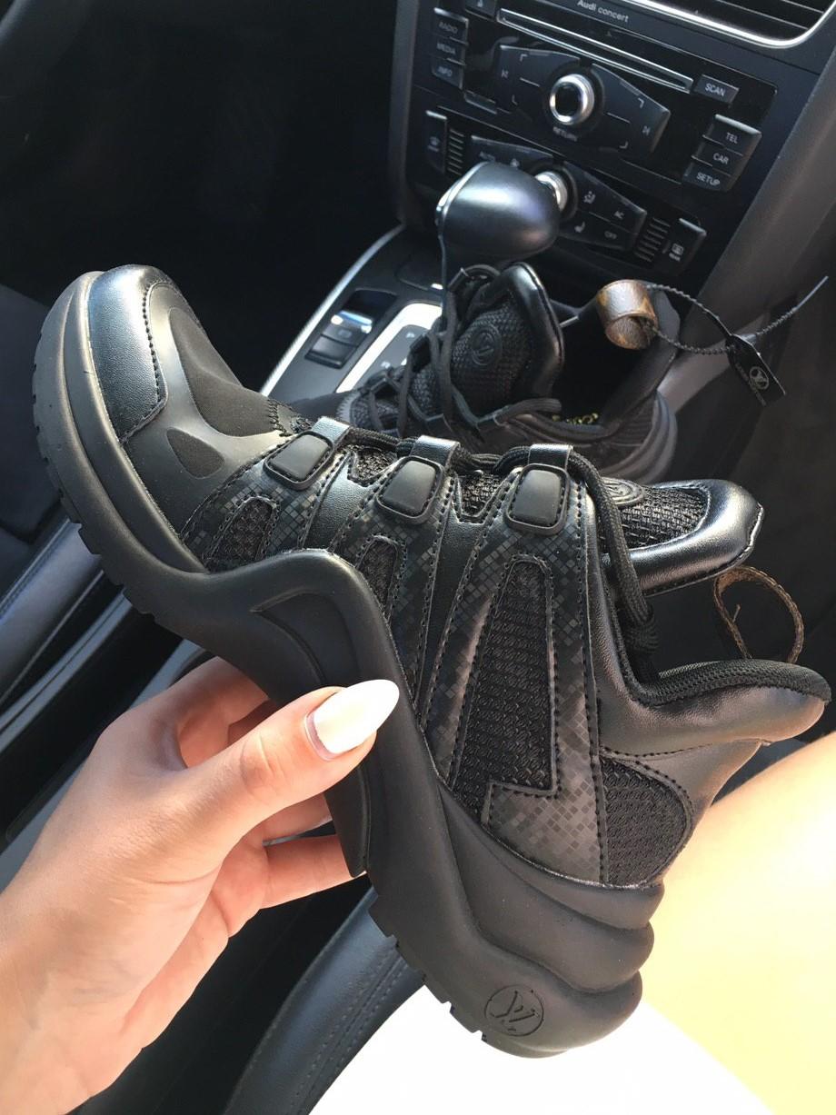 Louis Vuitton Sneakers Triple Black